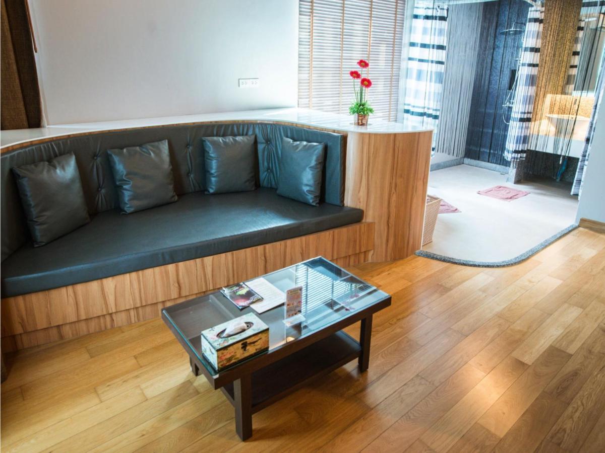 Mantra Varee Hotel Khon Kaen Exteriör bild