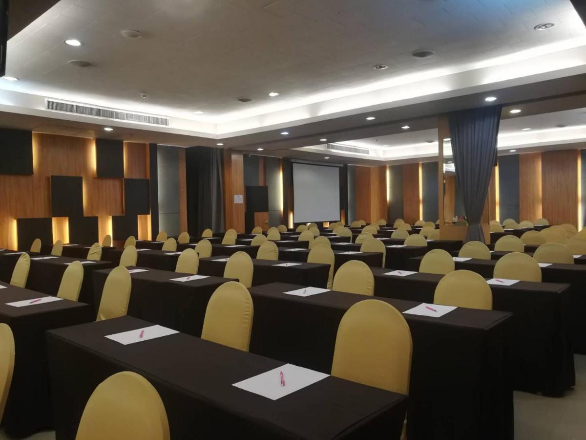 Mantra Varee Hotel Khon Kaen Exteriör bild