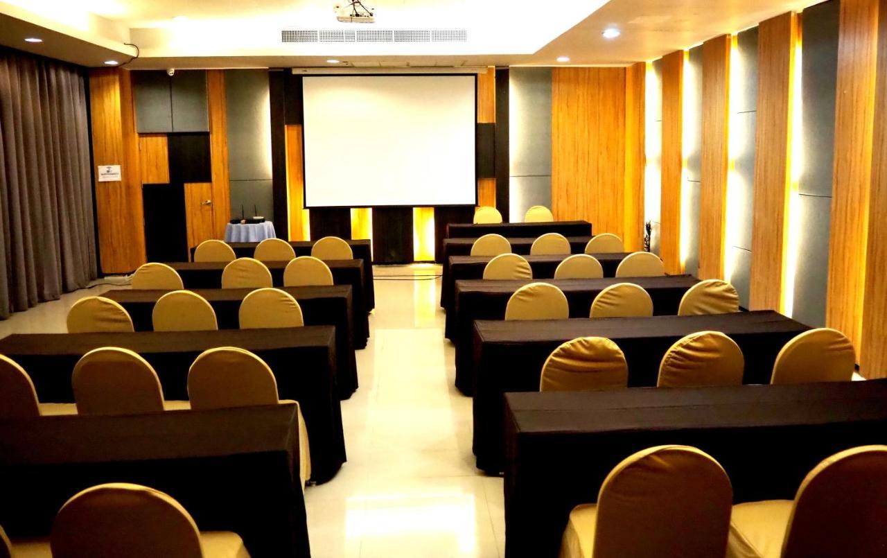 Mantra Varee Hotel Khon Kaen Exteriör bild
