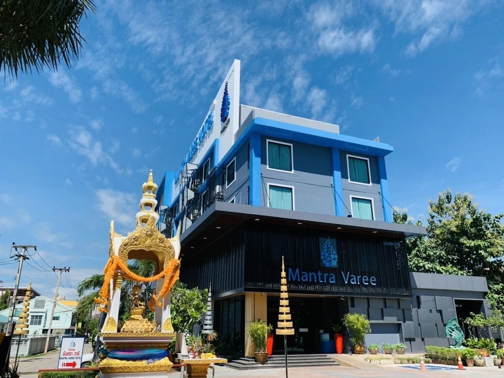 Mantra Varee Hotel Khon Kaen Exteriör bild