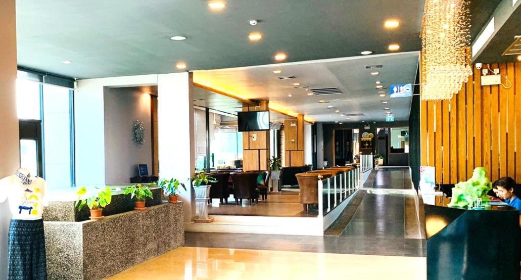 Mantra Varee Hotel Khon Kaen Exteriör bild