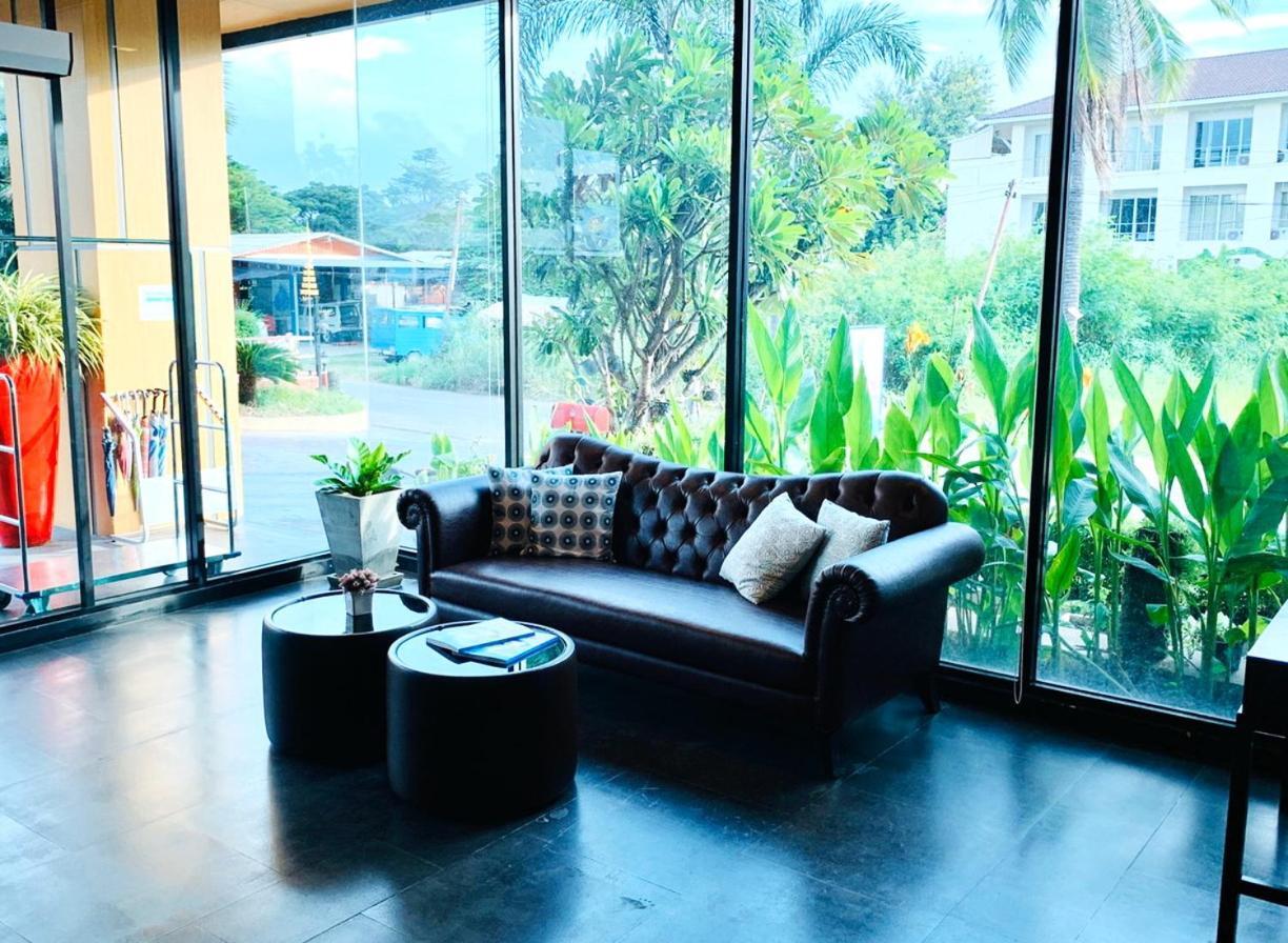 Mantra Varee Hotel Khon Kaen Exteriör bild