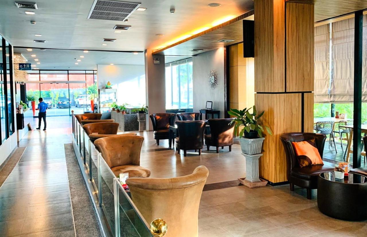 Mantra Varee Hotel Khon Kaen Exteriör bild