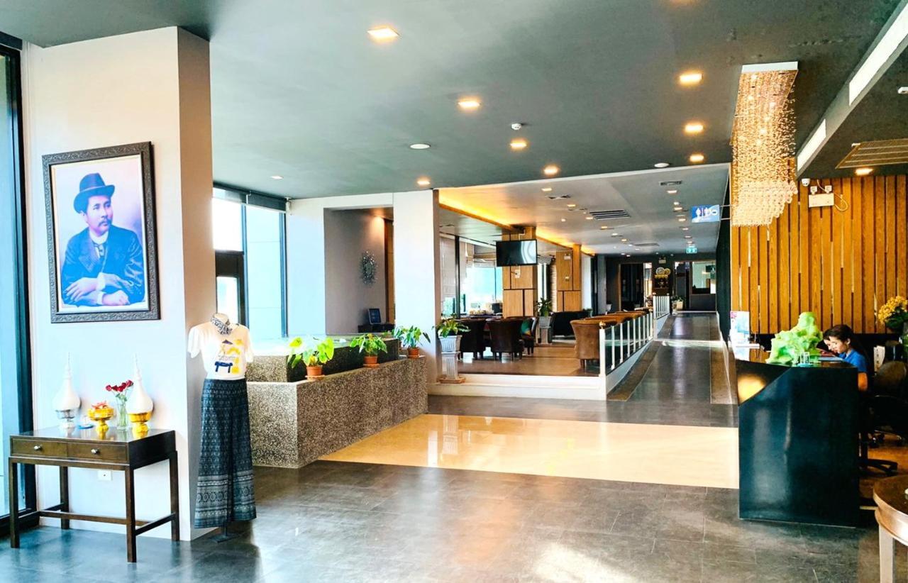 Mantra Varee Hotel Khon Kaen Exteriör bild
