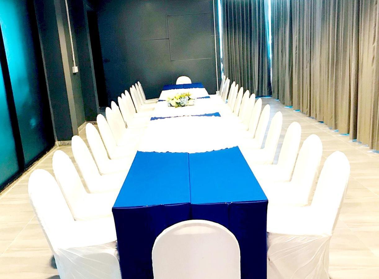 Mantra Varee Hotel Khon Kaen Exteriör bild